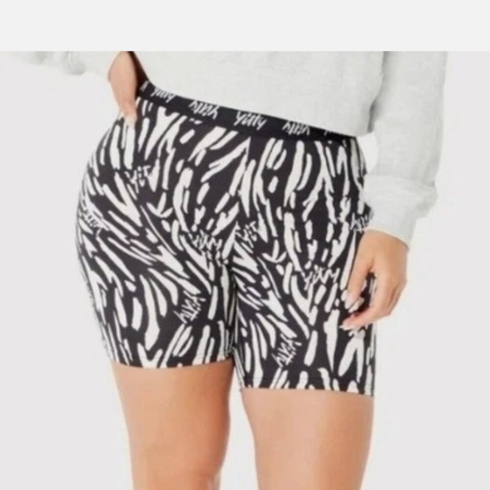 Yitty Fabletics Major Label Shaping High Waist Logo Shorts Size XL NWT